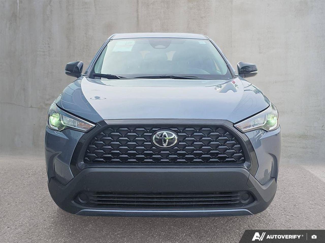 2025 Toyota Corolla Cross LE AWD | Apple Car Play | Heated Seats | Photo