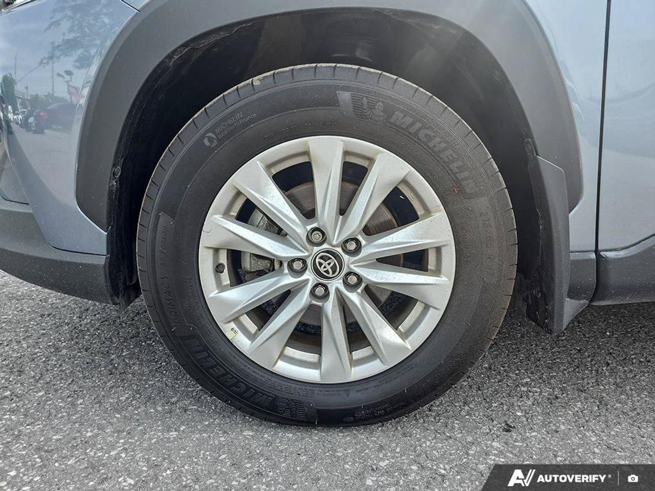 2025 Toyota Corolla Cross LE AWD | Apple Car Play | Heated Seats | Photo