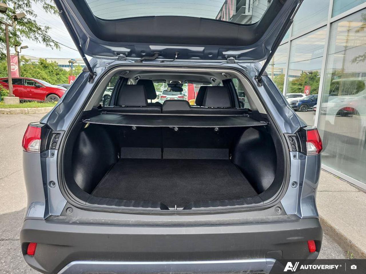 2025 Toyota Corolla Cross LE AWD | Apple Car Play | Heated Seats | Photo