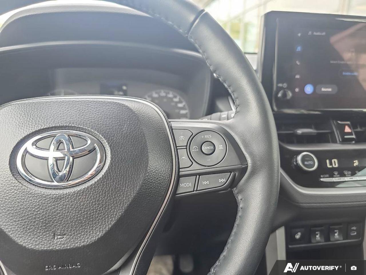2025 Toyota Corolla Cross LE AWD | Apple Car Play | Heated Seats | Photo