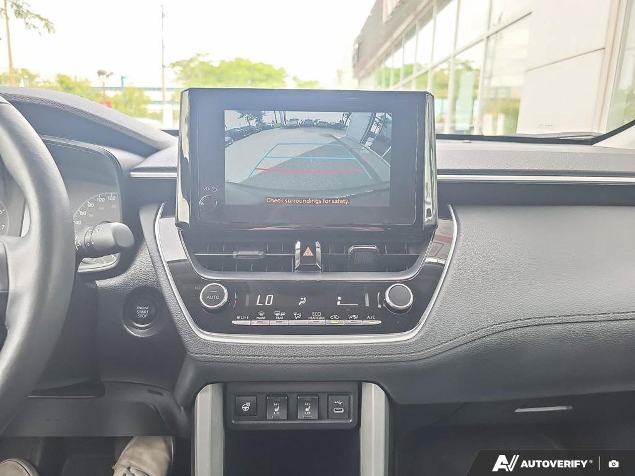 2025 Toyota Corolla Cross LE AWD | Apple Car Play | Heated Seats | Photo