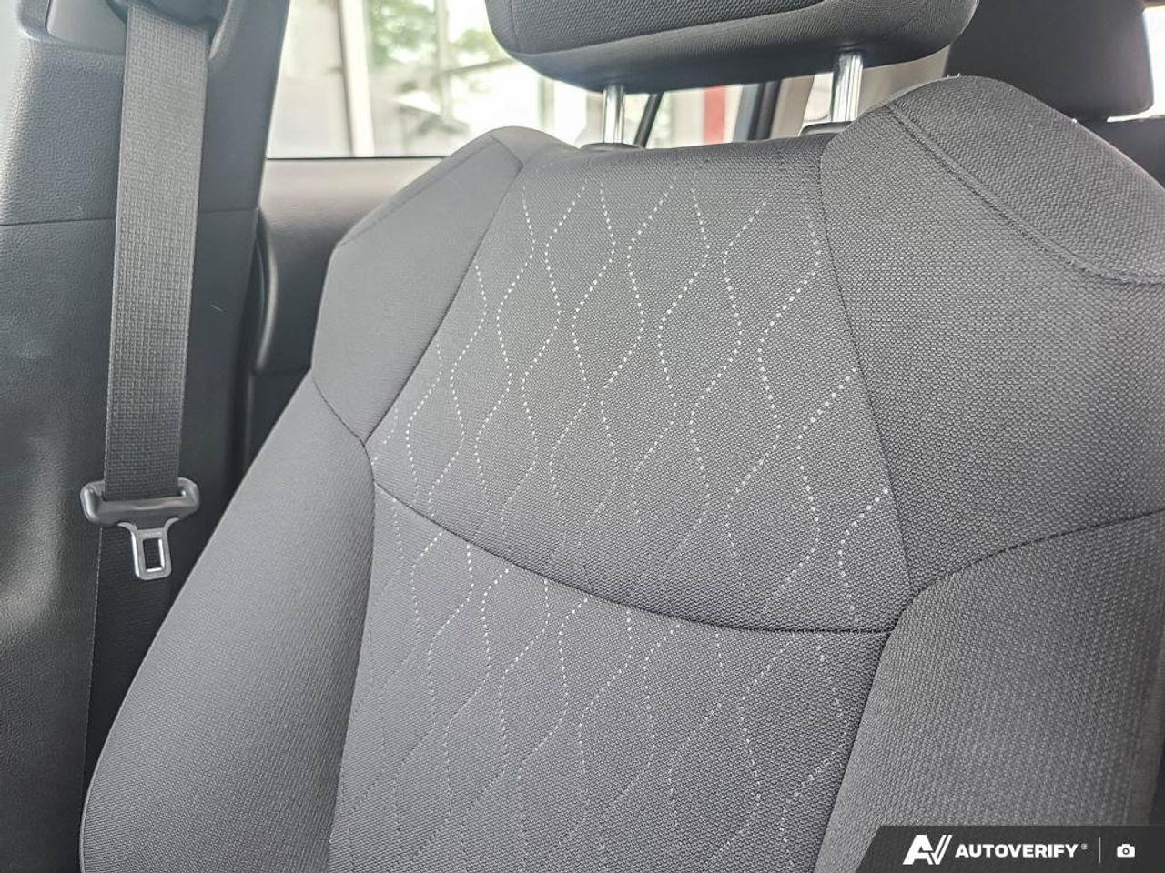 2025 Toyota Corolla Cross LE AWD | Apple Car Play | Heated Seats | Photo