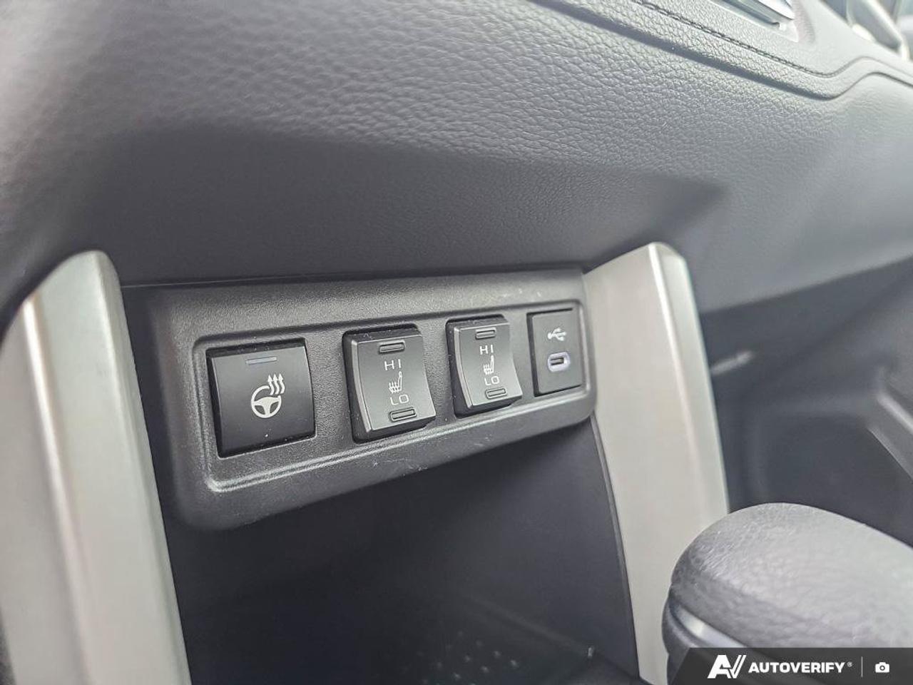 2025 Toyota Corolla Cross LE AWD | Apple Car Play | Heated Seats | Photo