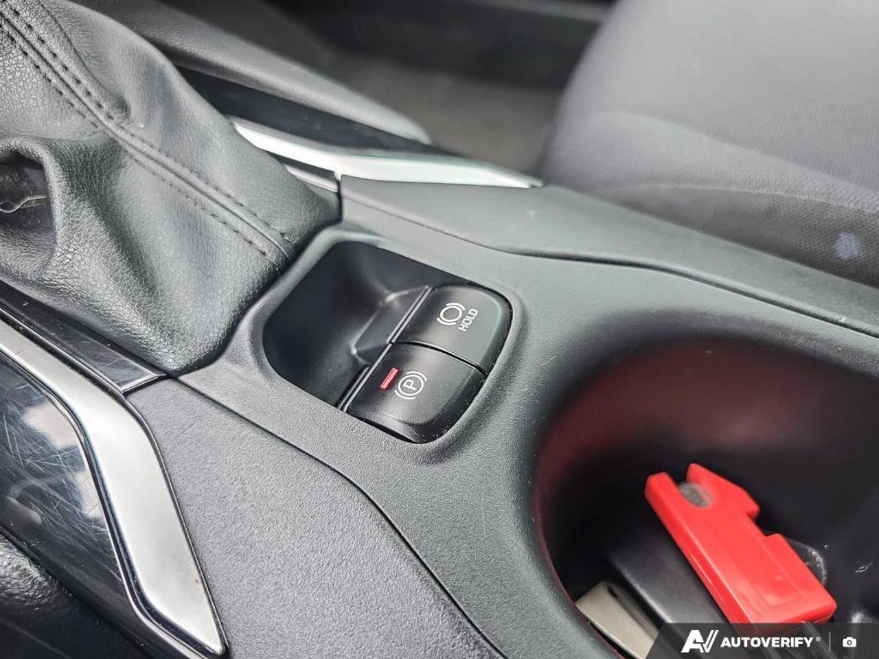 2025 Toyota Corolla Cross LE AWD | Apple Car Play | Heated Seats | Photo
