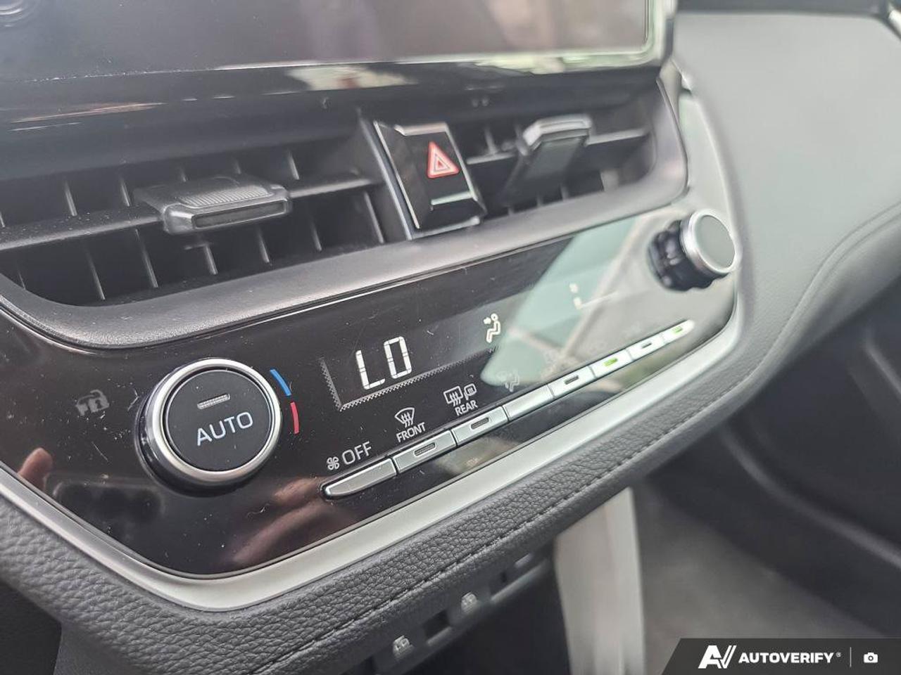 2025 Toyota Corolla Cross LE AWD | Apple Car Play | Heated Seats | Photo