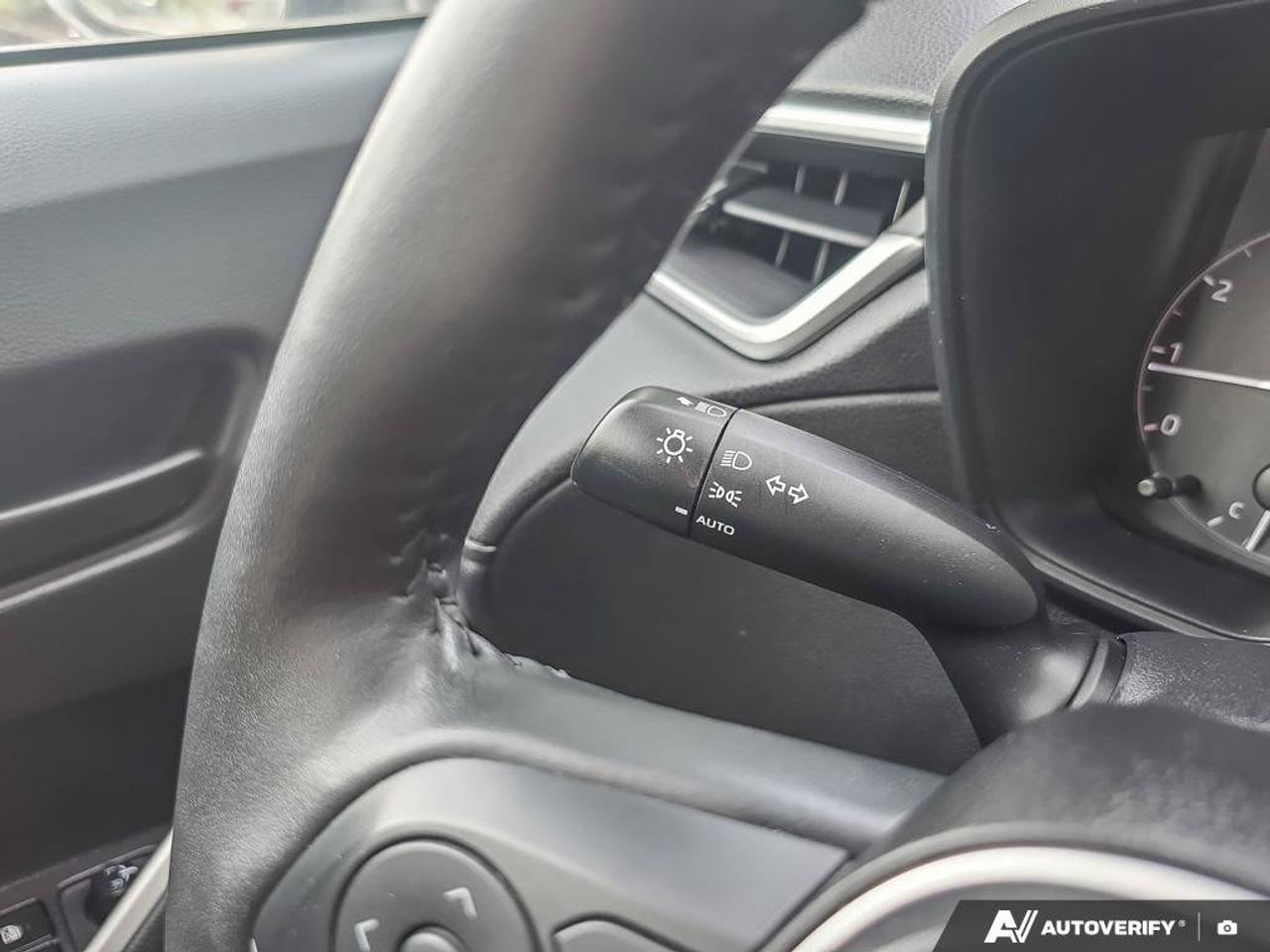 2025 Toyota Corolla Cross LE AWD | Apple Car Play | Heated Seats | Photo