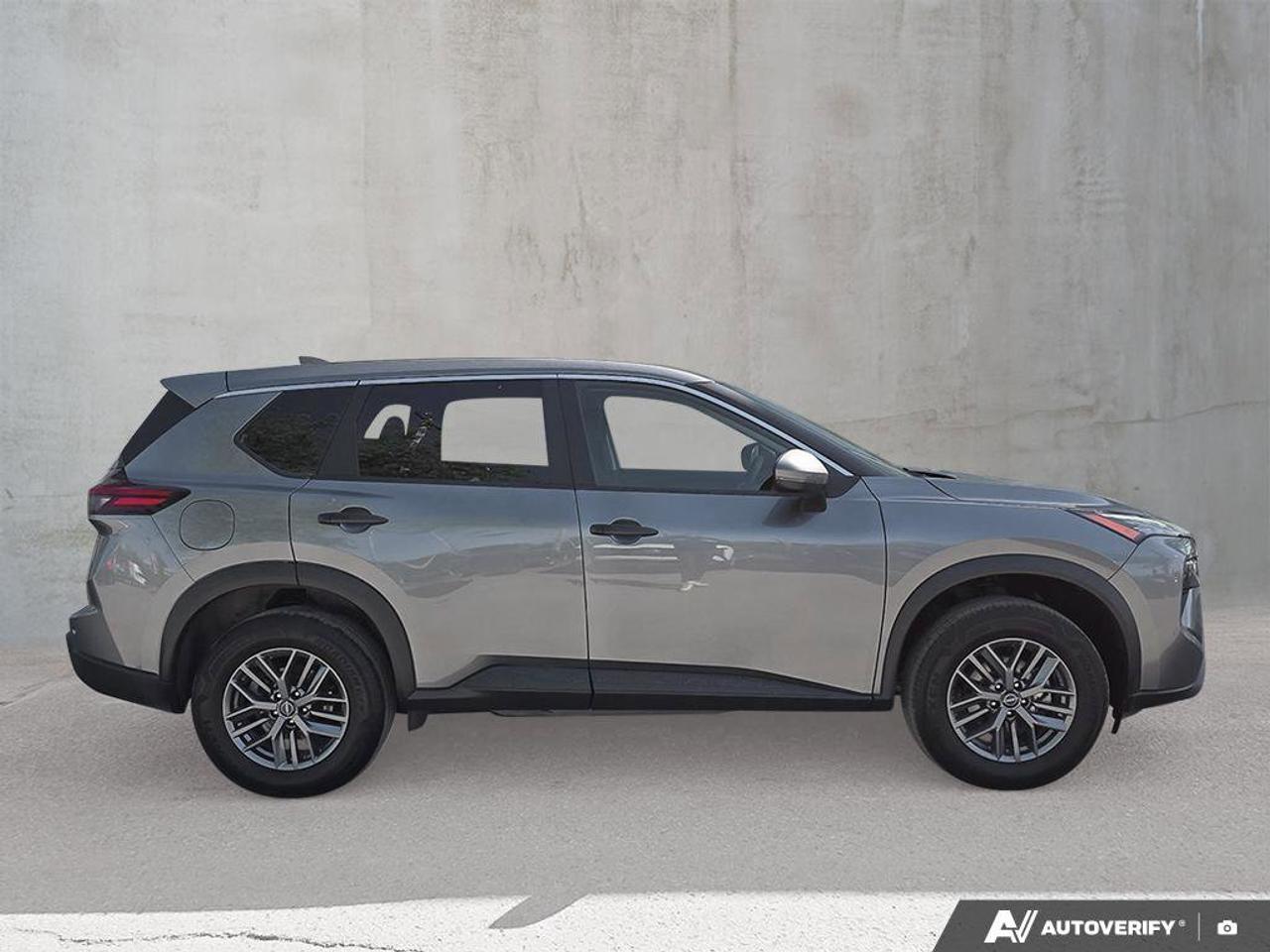 2025 Nissan Rogue S Photo4
