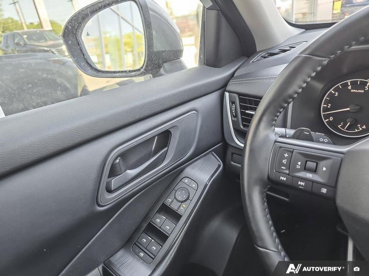 2025 Nissan Rogue S Photo