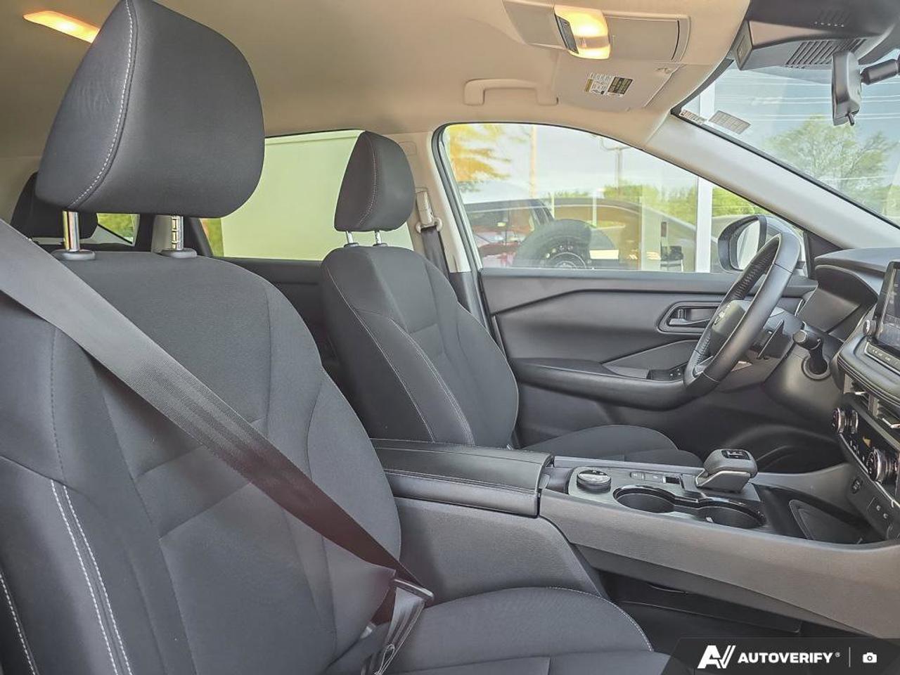 2025 Nissan Rogue S Photo
