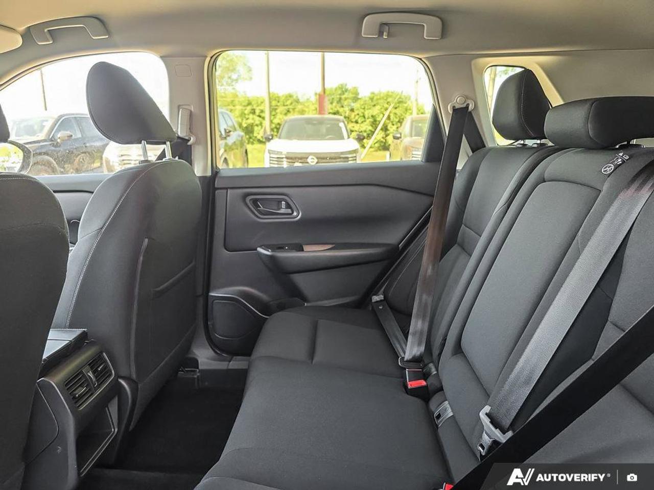 2025 Nissan Rogue S Photo