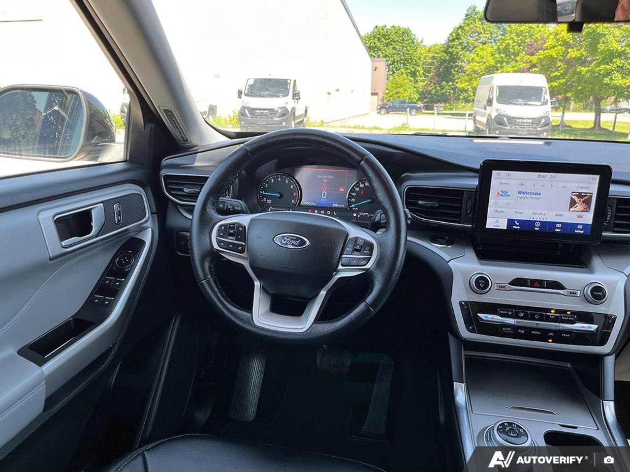 2022 Ford Explorer XLT | Sunroof | Heated Seats & Steering Wheel | Blind-Spot | Adaptive Cruise | Pre-Collision Braking Photo