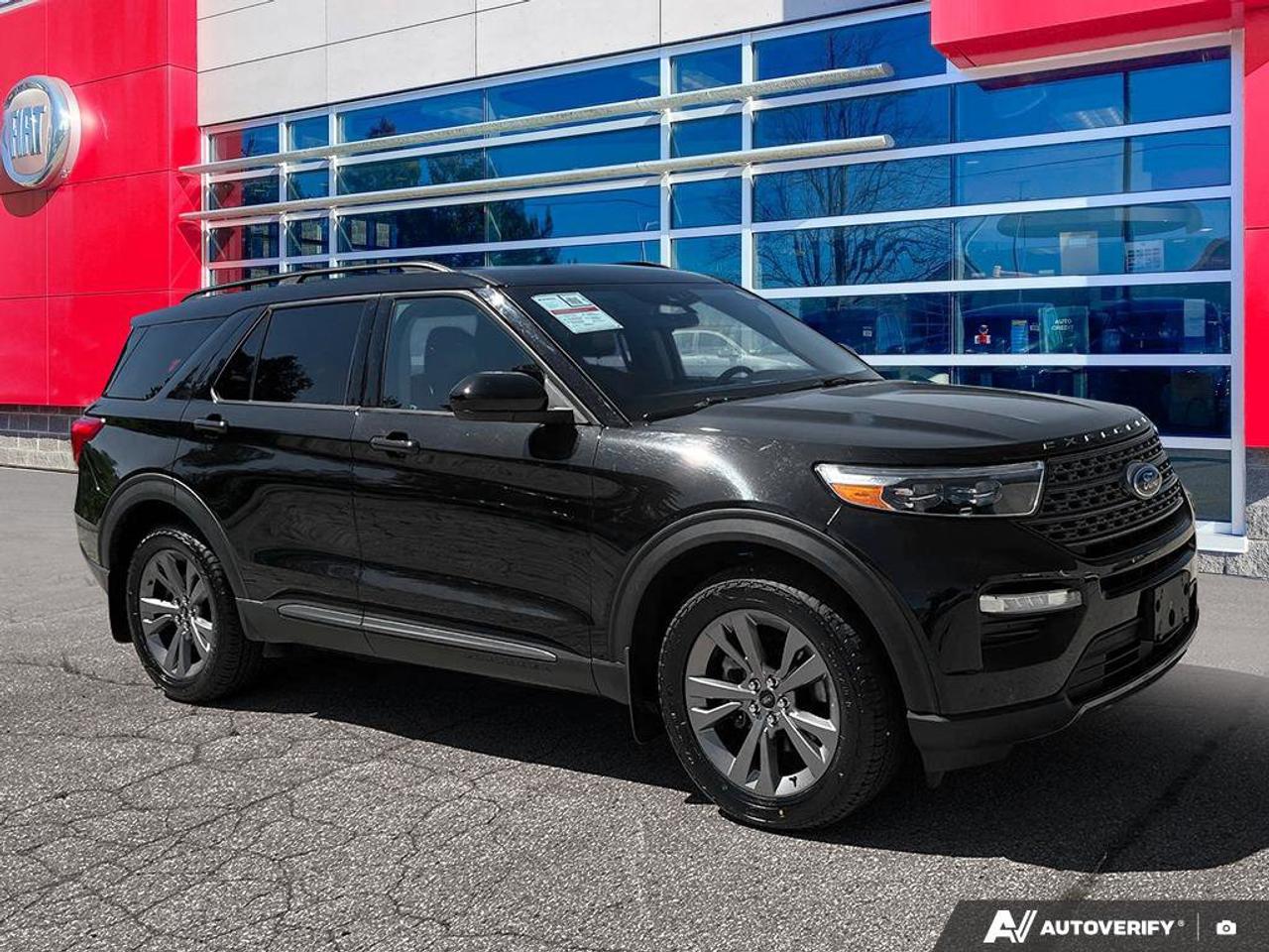 2022 Ford Explorer XLT | Sunroof | Heated Seats & Steering Wheel | Blind-Spot | Adaptive Cruise | Pre-Collision Braking Photo
