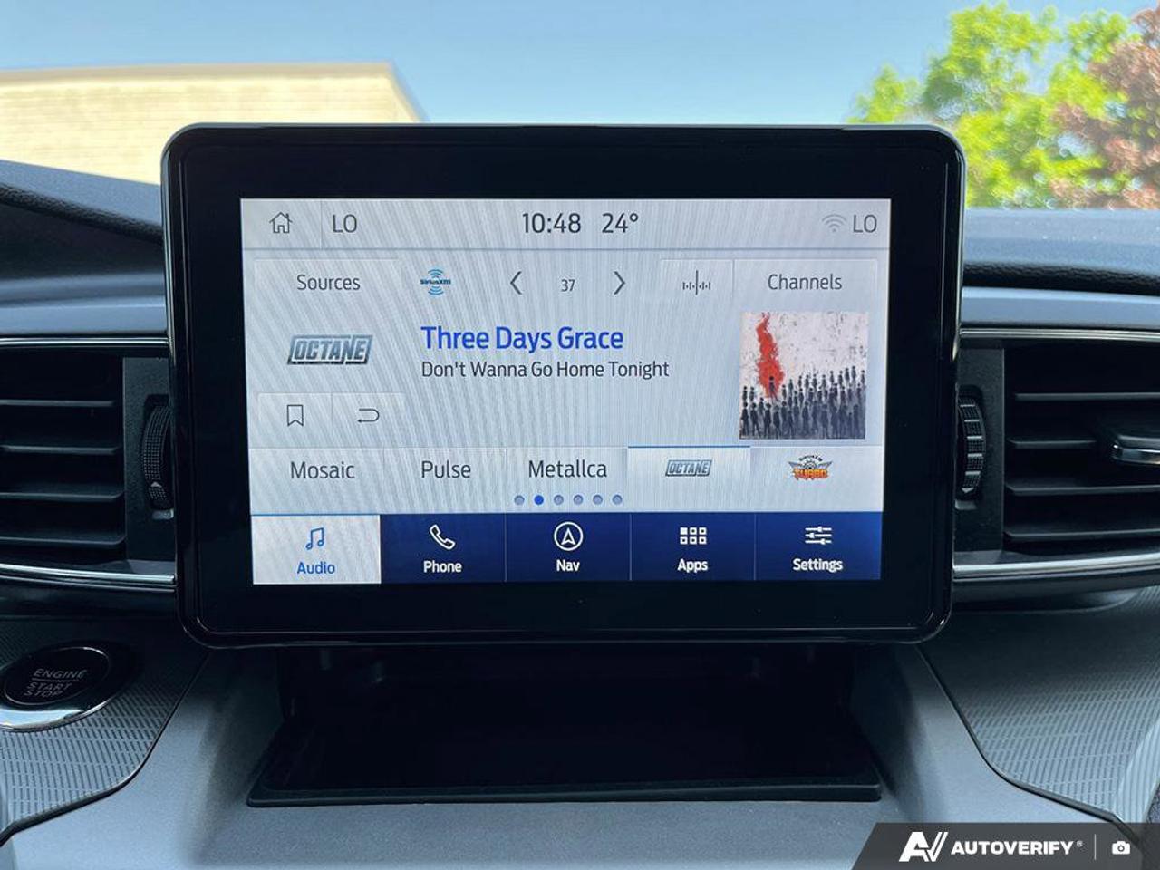 2022 Ford Explorer XLT | Sunroof | Heated Seats & Steering Wheel | Blind-Spot | Adaptive Cruise | Pre-Collision Braking Photo