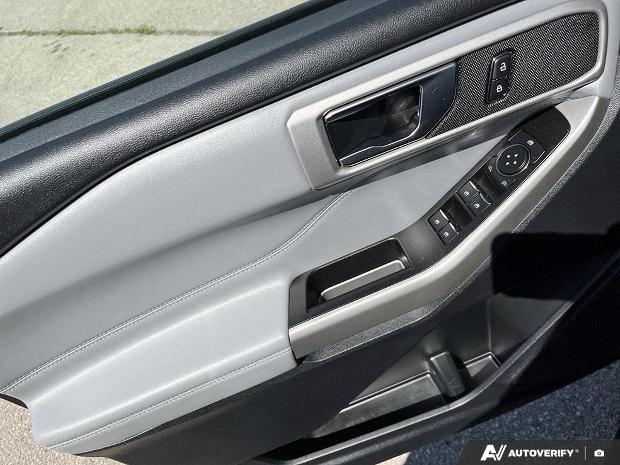 2022 Ford Explorer XLT | Sunroof | Heated Seats & Steering Wheel | Blind-Spot | Adaptive Cruise | Pre-Collision Braking Photo