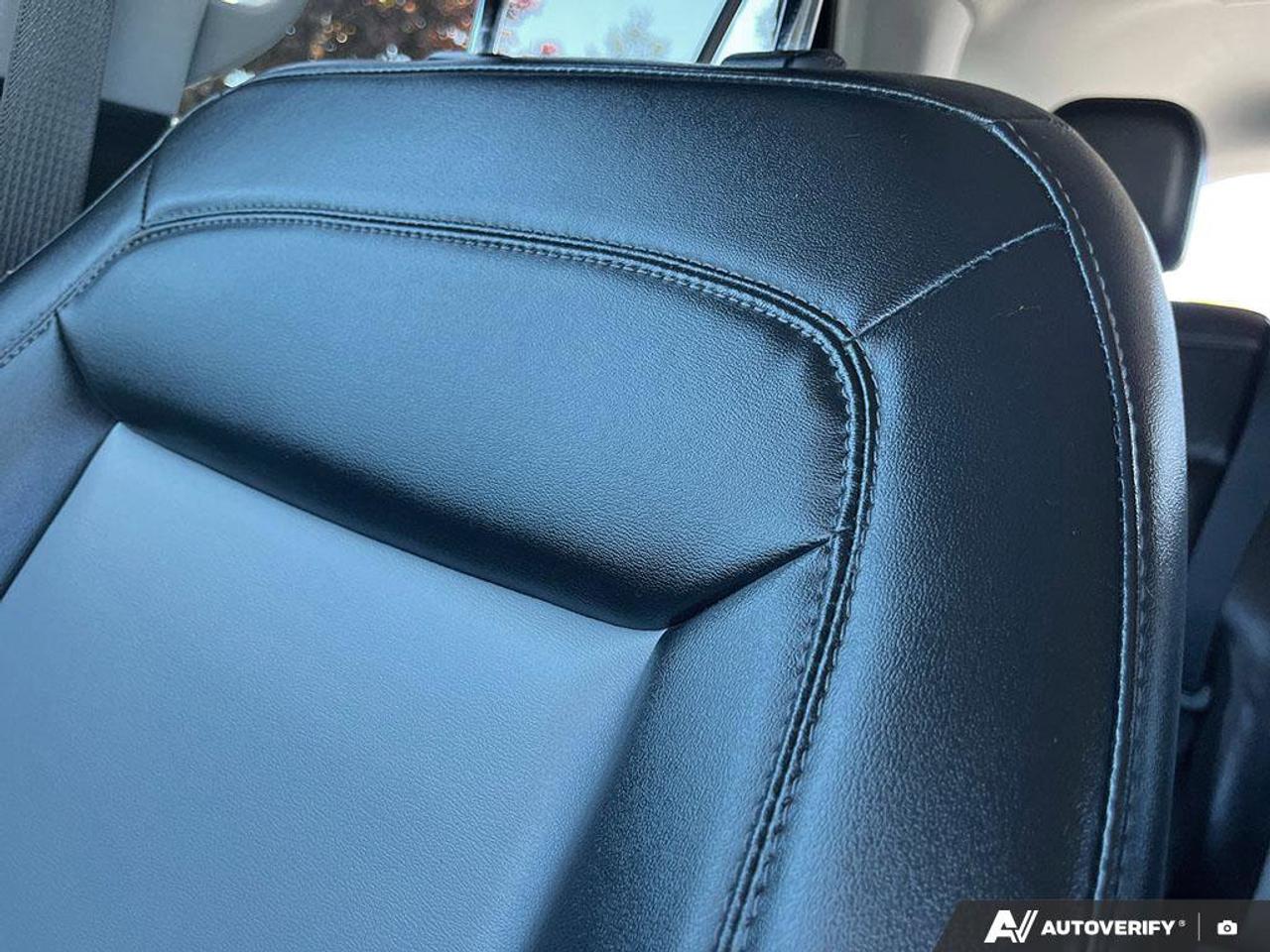 2022 Ford Explorer XLT | Sunroof | Heated Seats & Steering Wheel | Blind-Spot | Adaptive Cruise | Pre-Collision Braking Photo