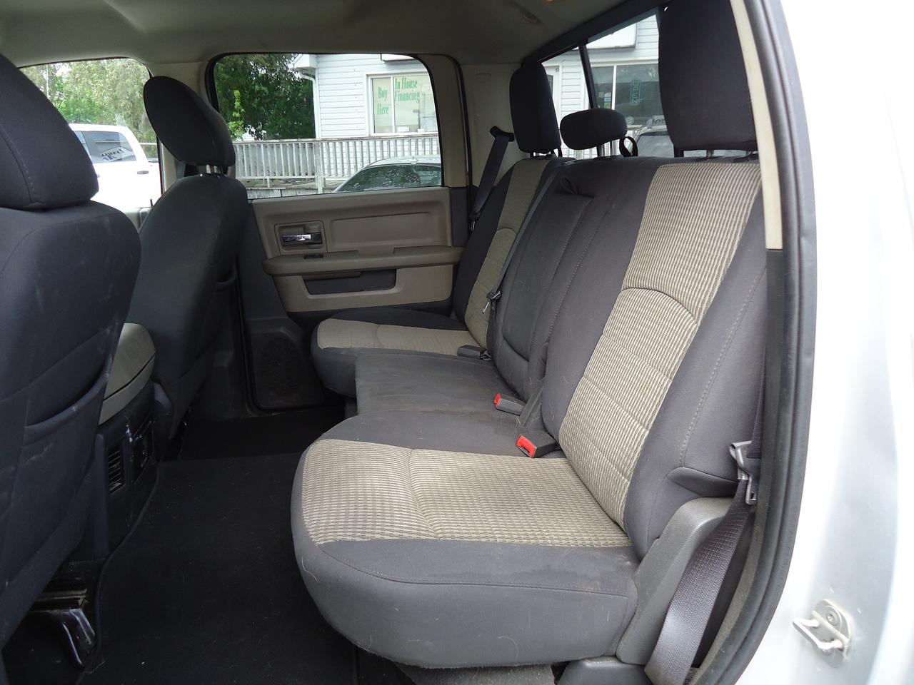 2011 RAM 1500 4WD CREW CAB 140.5" BIG HORN Photo