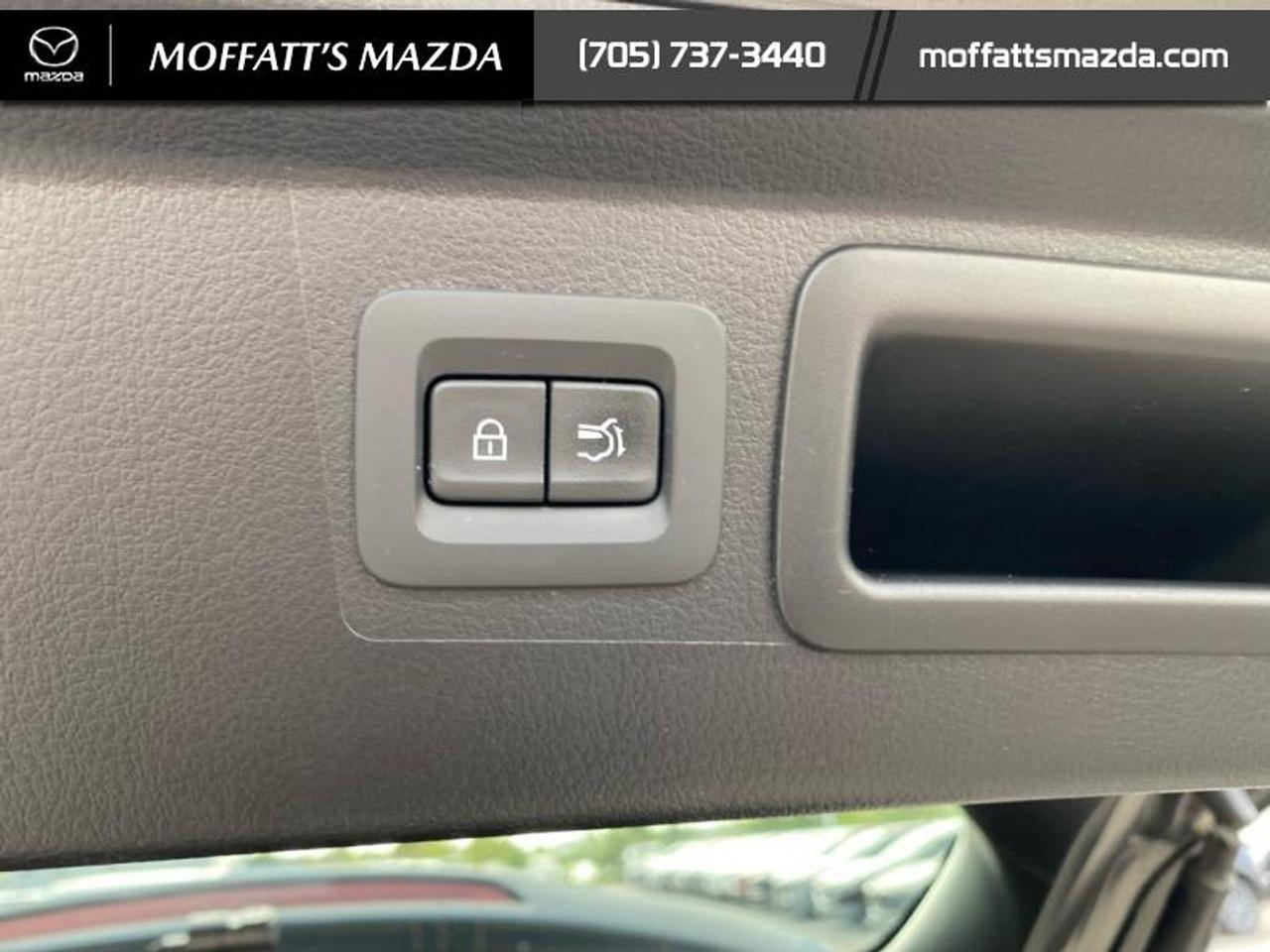 2024 Mazda CX-50 GT Photo