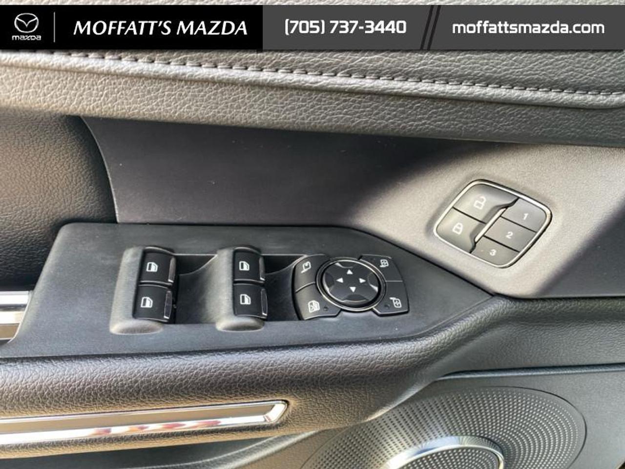 2020 Ford Expedition XLT Photo