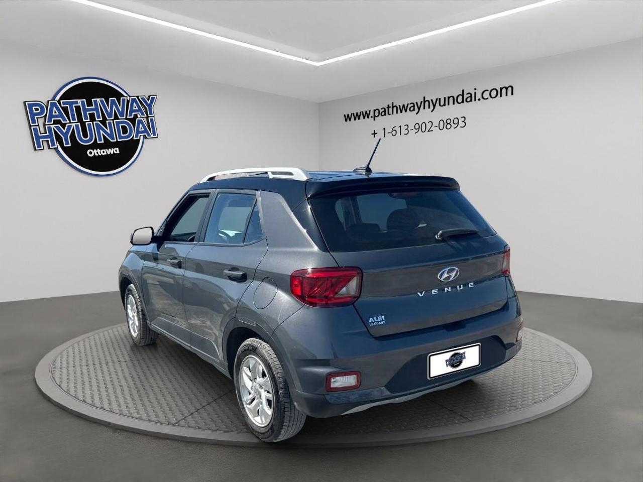 2023 Hyundai Venue Preferred | Reverse Cam | Heated Seats Photo3
