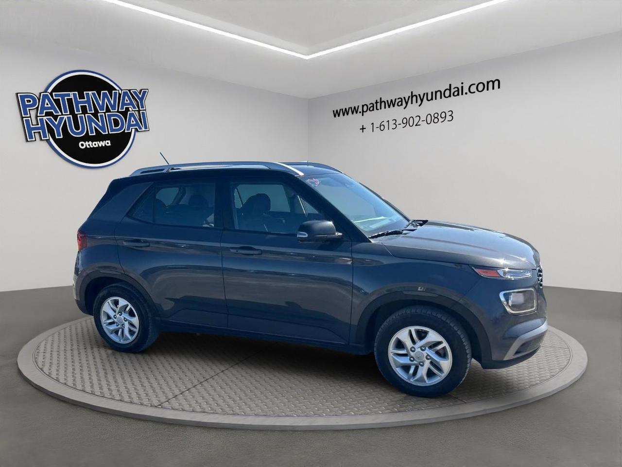 2023 Hyundai Venue Preferred | Reverse Cam | Heated Seats Photo