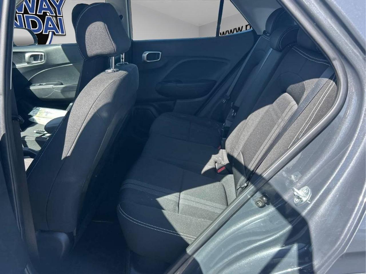 2023 Hyundai Venue Preferred | Reverse Cam | Heated Seats Photo