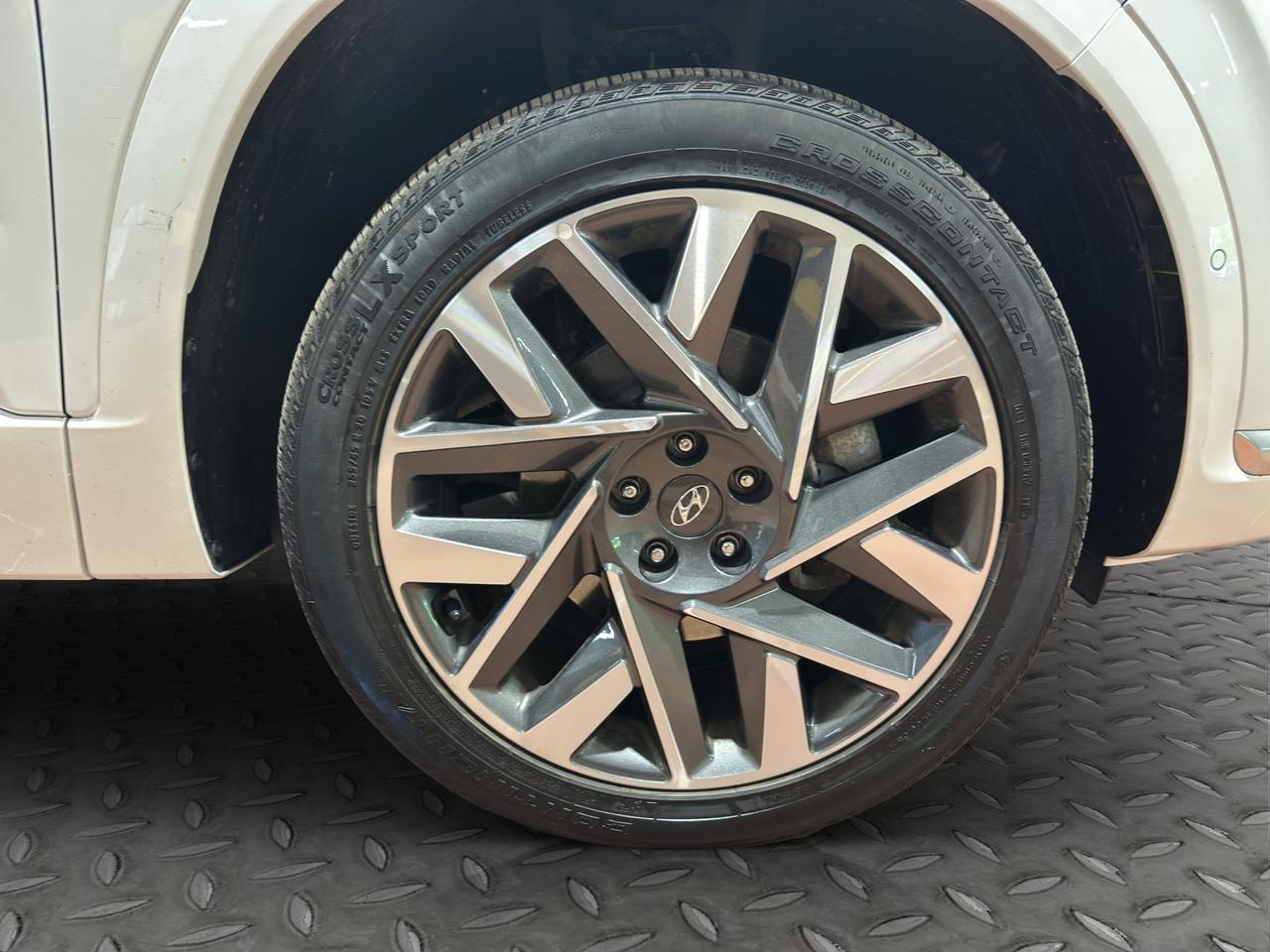2023 Hyundai Santa Fe Ultimate Calligraphy | Reverse Cam | Heated Seats Photo