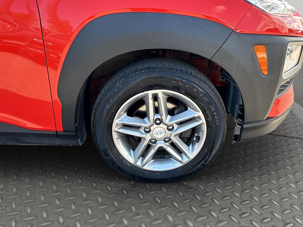 2020 Hyundai KONA Essential | Reverse Cam | Heated Seats Photo