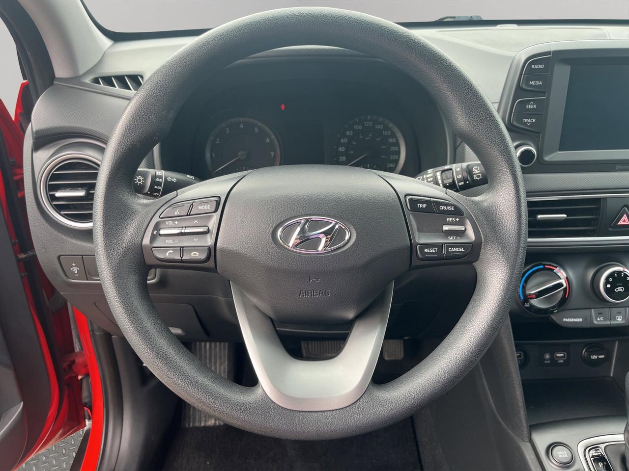 2020 Hyundai KONA Essential | Reverse Cam | Heated Seats Photo
