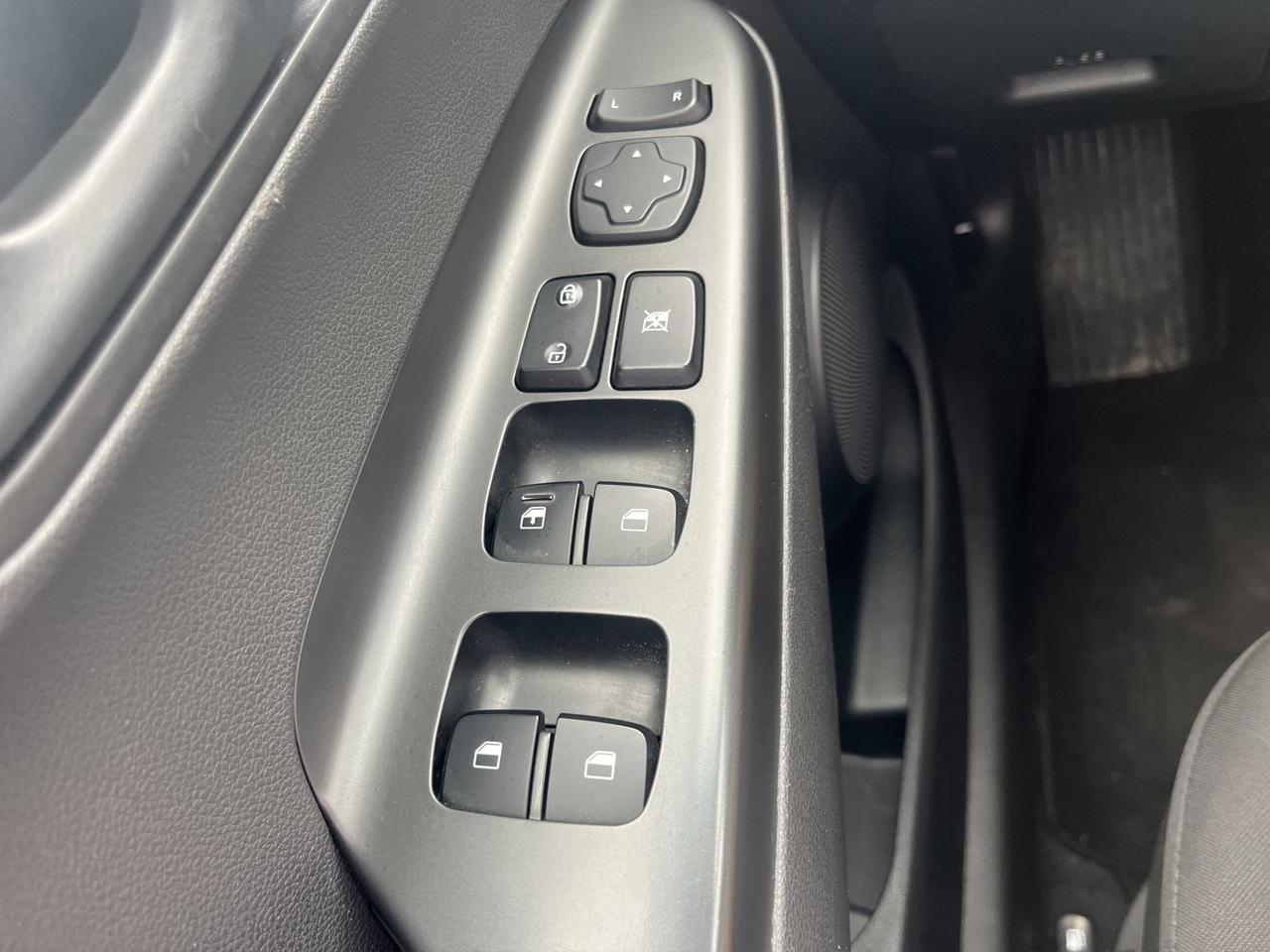 2020 Hyundai KONA Essential | Reverse Cam | Heated Seats Photo