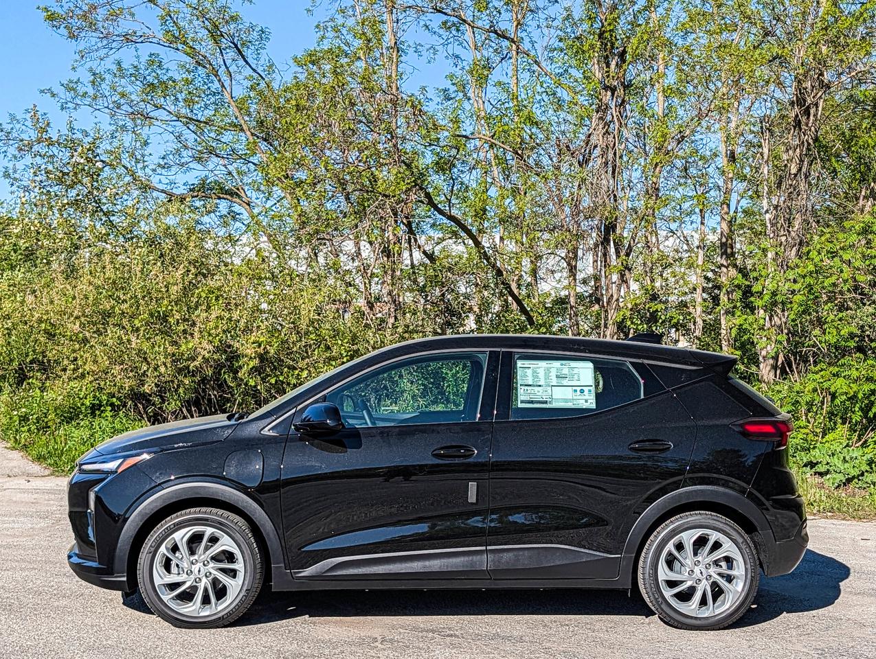 2027 Chevrolet Bolt LT Photo