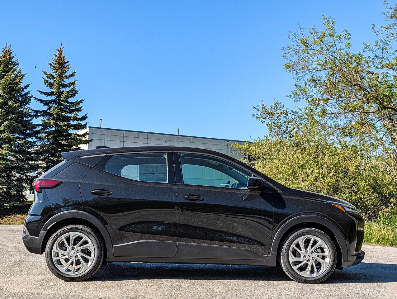 2027 Chevrolet Bolt LT Photo