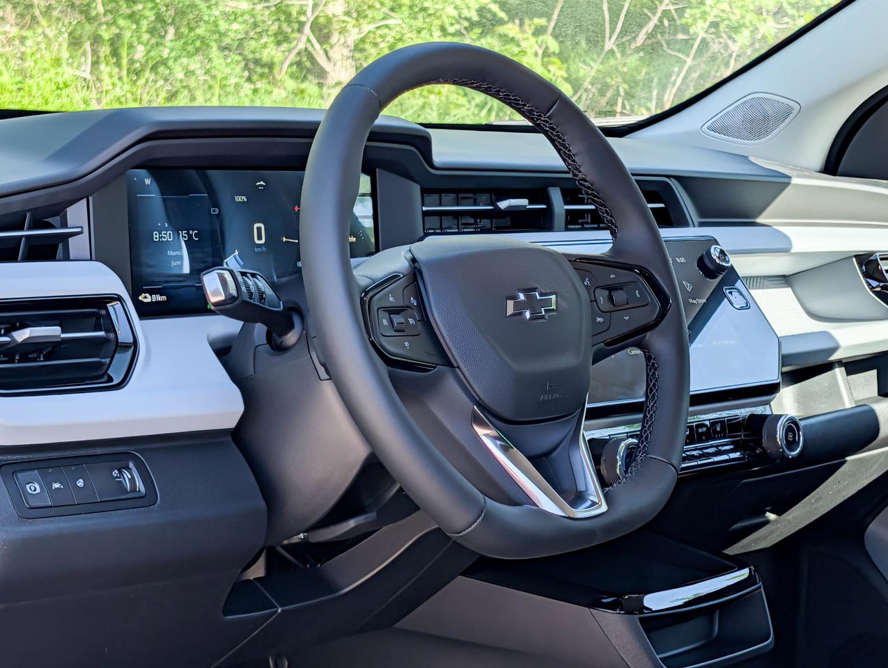 2027 Chevrolet Bolt LT Photo