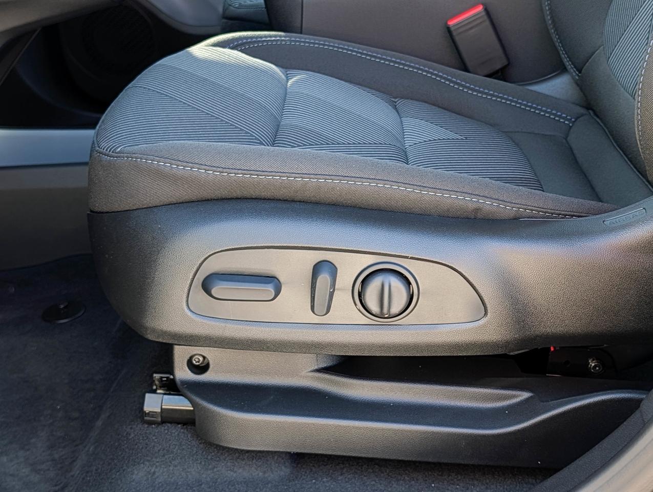 2027 Chevrolet Bolt LT Photo