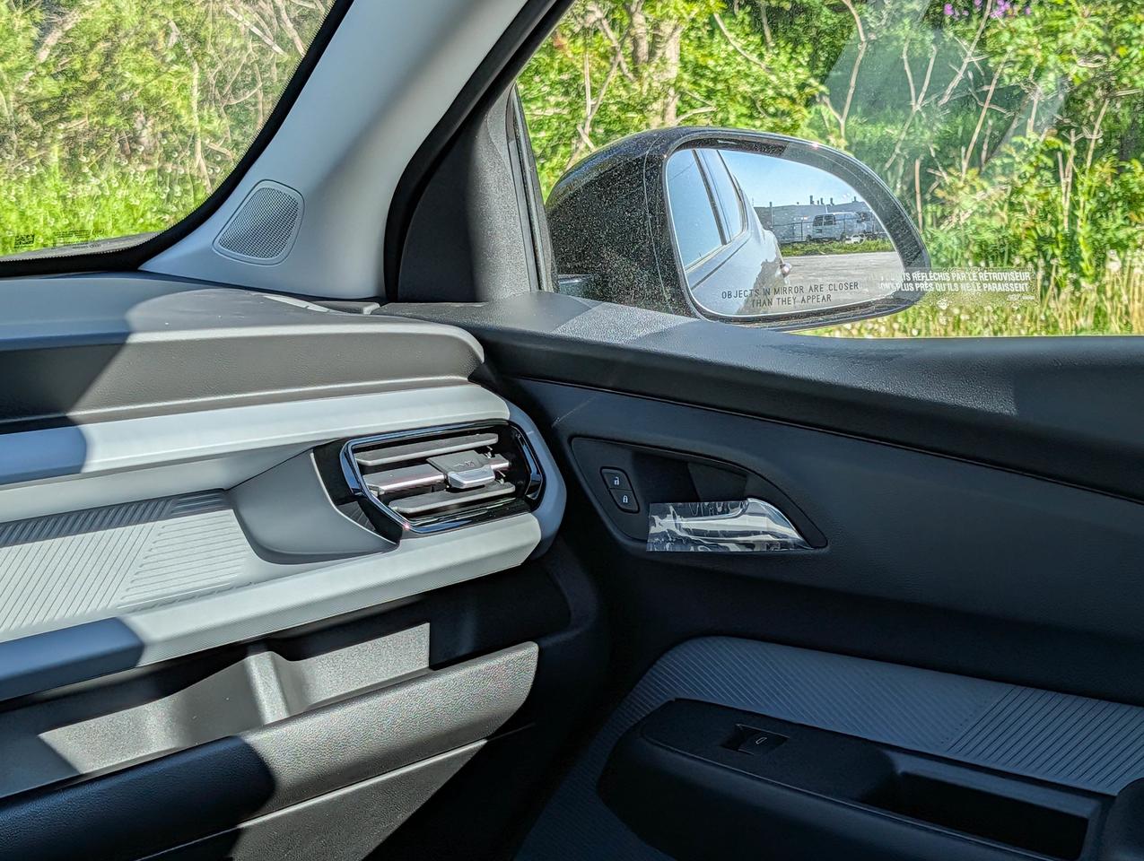 2027 Chevrolet Bolt LT Photo