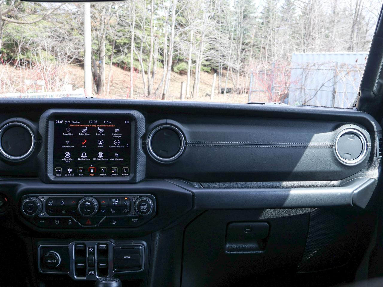 2018 Jeep WRANGLER UNLIMITED Sahara Photo