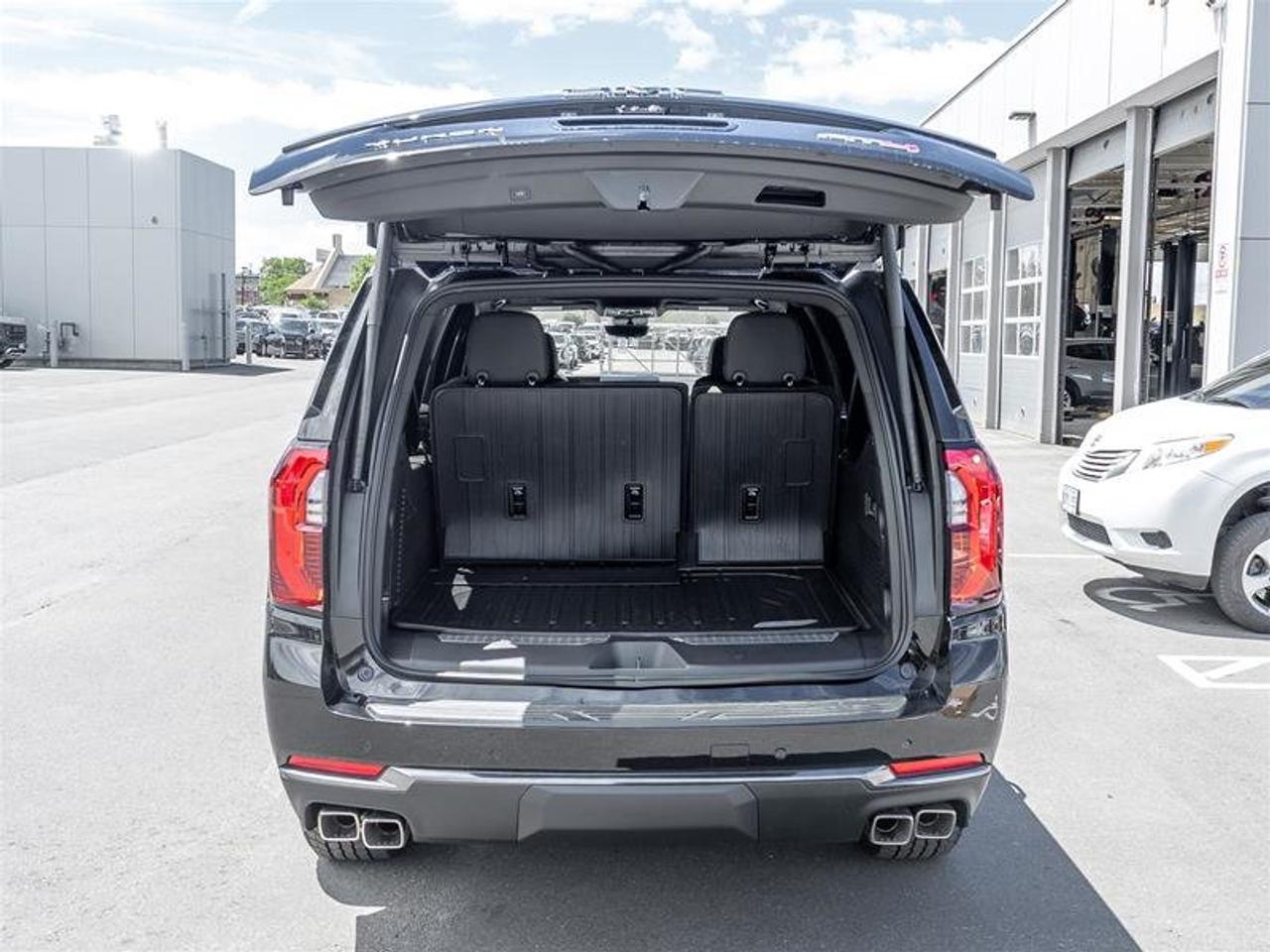 2026 GMC Yukon XL AT4 Photo