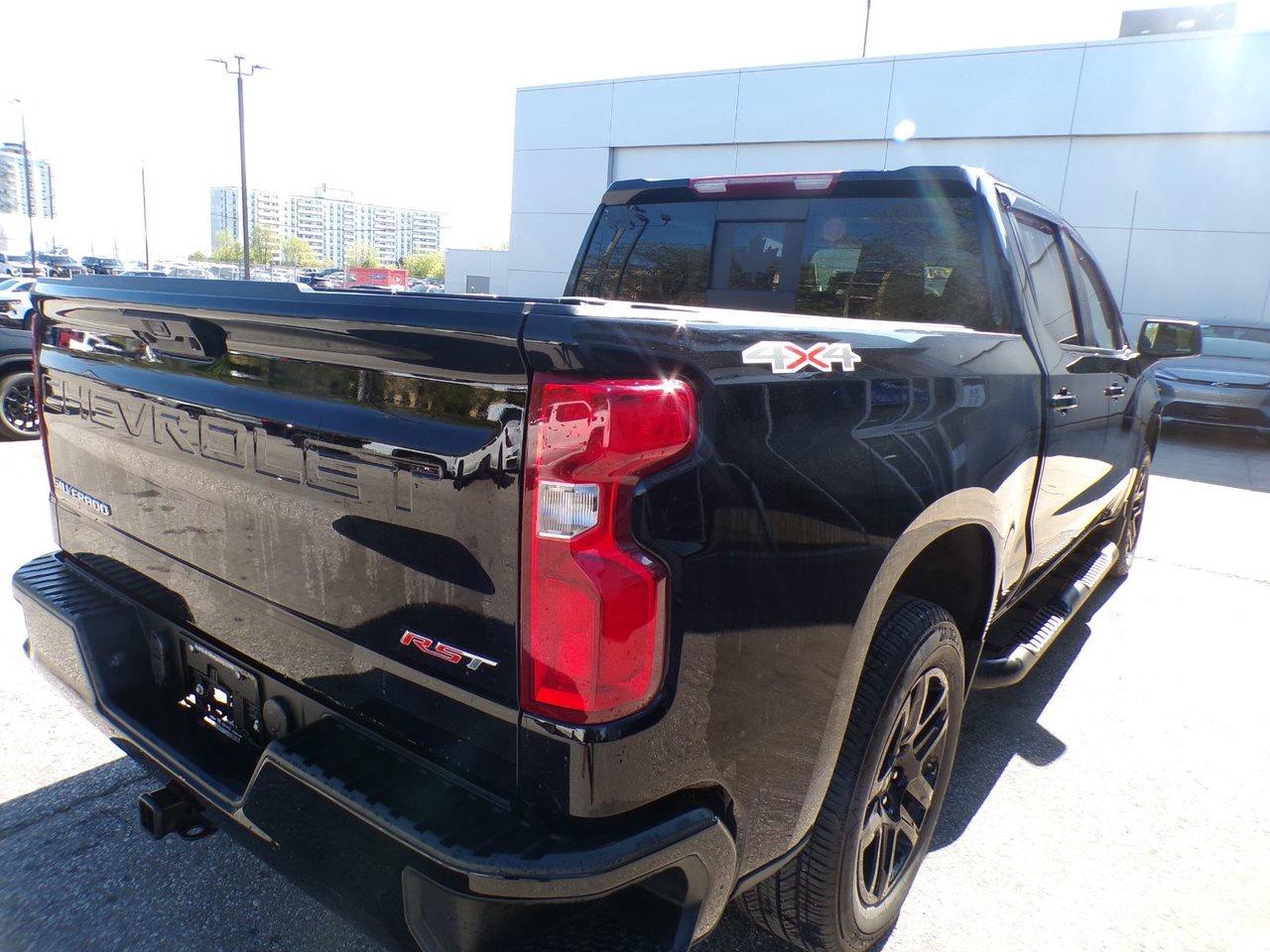 2023 Chevrolet Silverado 1500 Crew Cab 4x4 Rst / Short Box Photo3