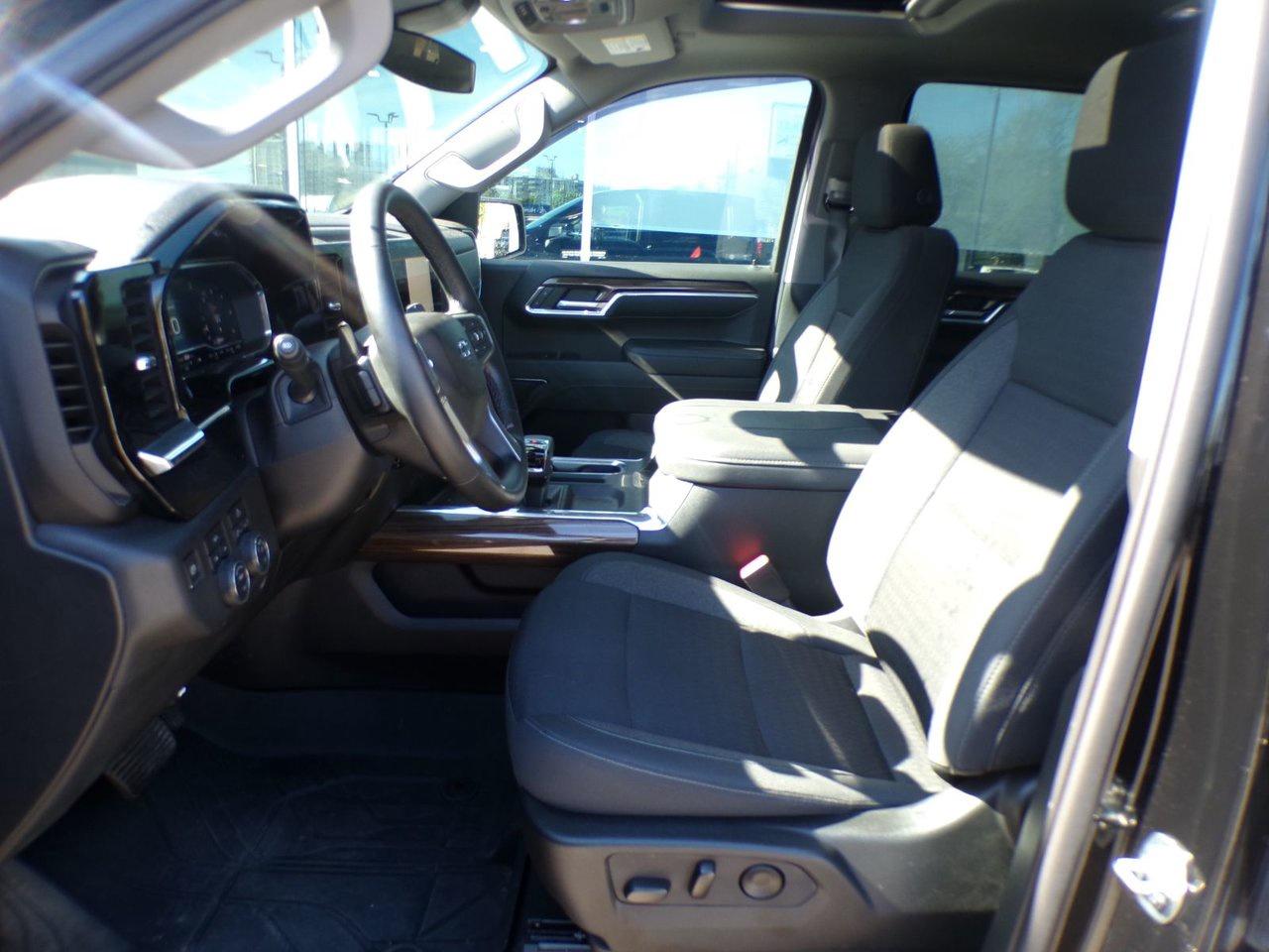 2023 Chevrolet Silverado 1500 Crew Cab 4x4 Rst / Short Box Photo