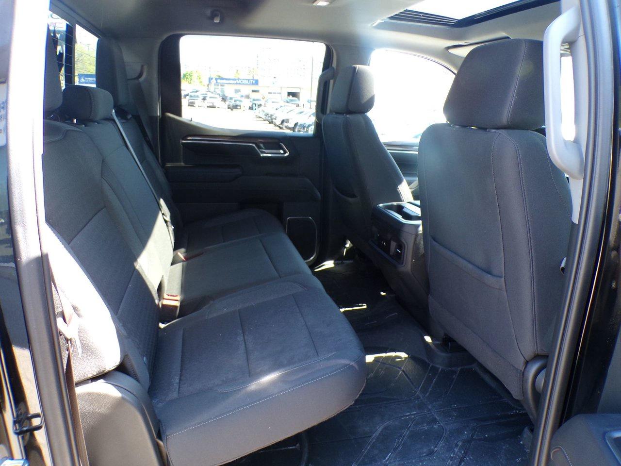 2023 Chevrolet Silverado 1500 Crew Cab 4x4 Rst / Short Box Photo