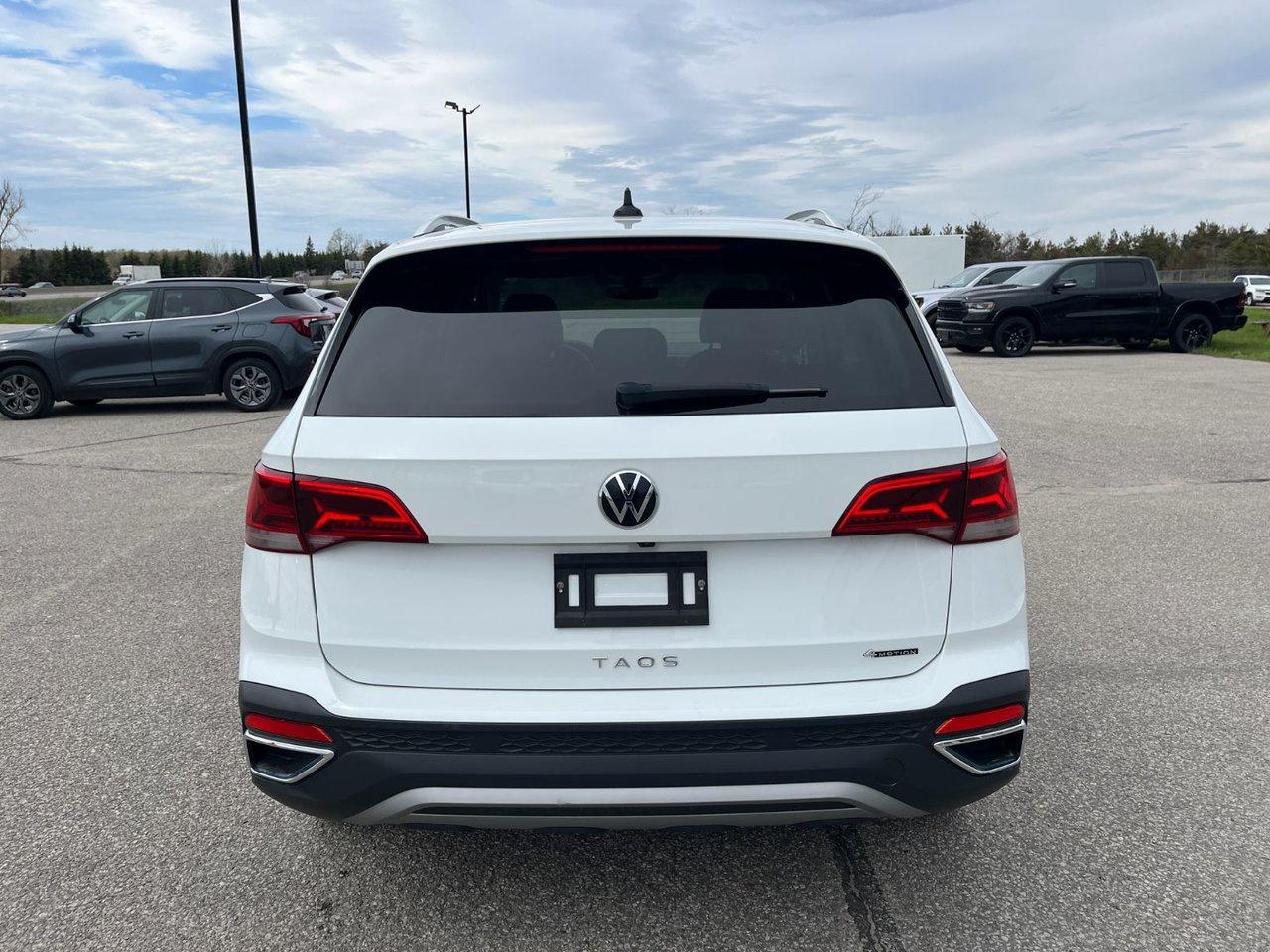 2023 Volkswagen Taos Comfortline 4Motion Photo