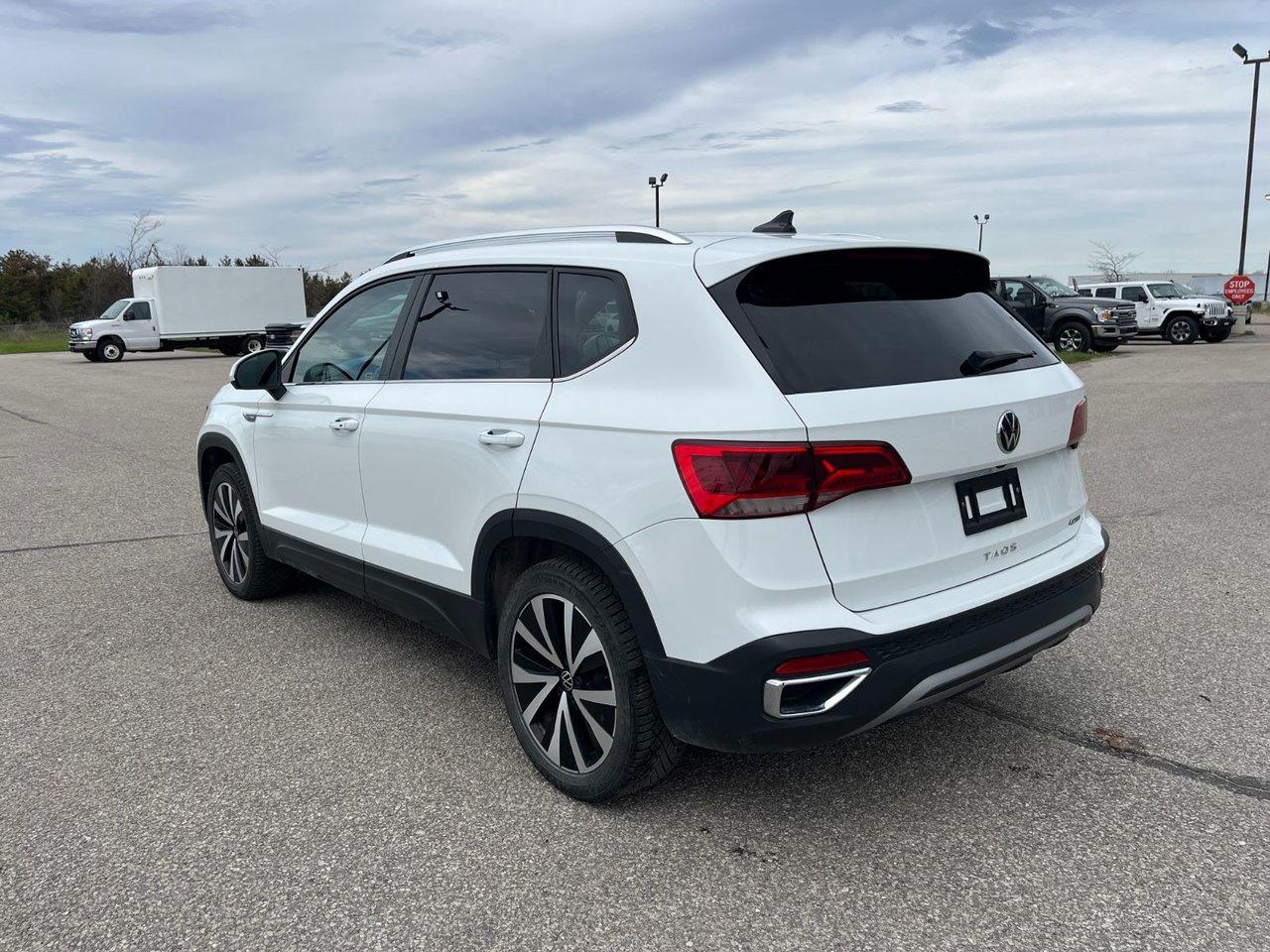 2023 Volkswagen Taos Comfortline 4Motion Photo