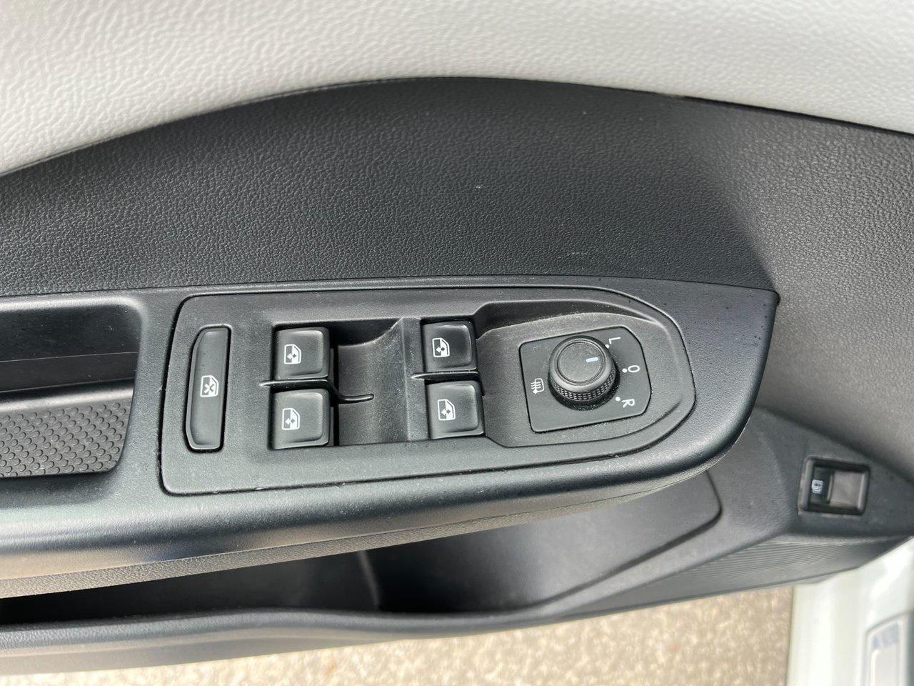 2023 Volkswagen Taos Comfortline 4Motion Photo