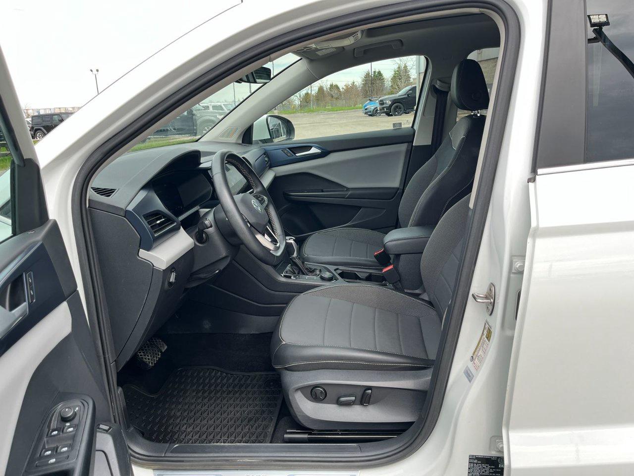 2023 Volkswagen Taos Comfortline 4Motion Photo