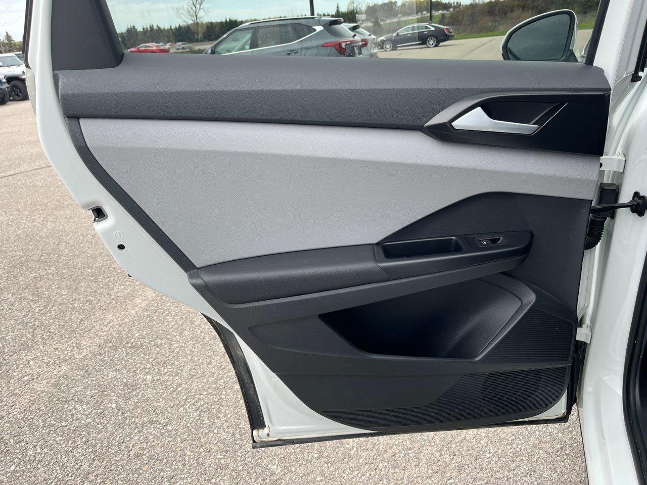 2023 Volkswagen Taos Comfortline 4Motion Photo