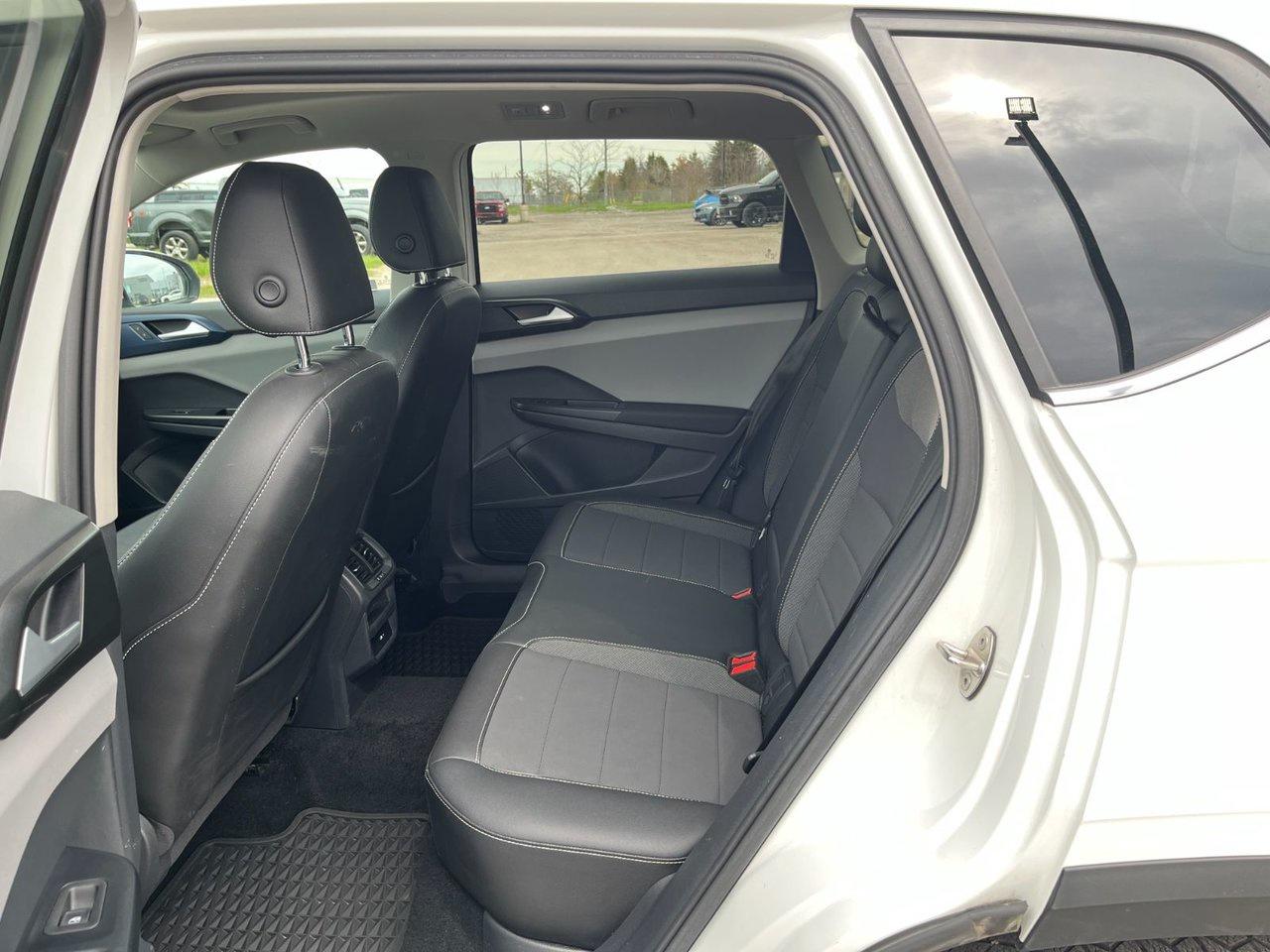 2023 Volkswagen Taos Comfortline 4Motion Photo