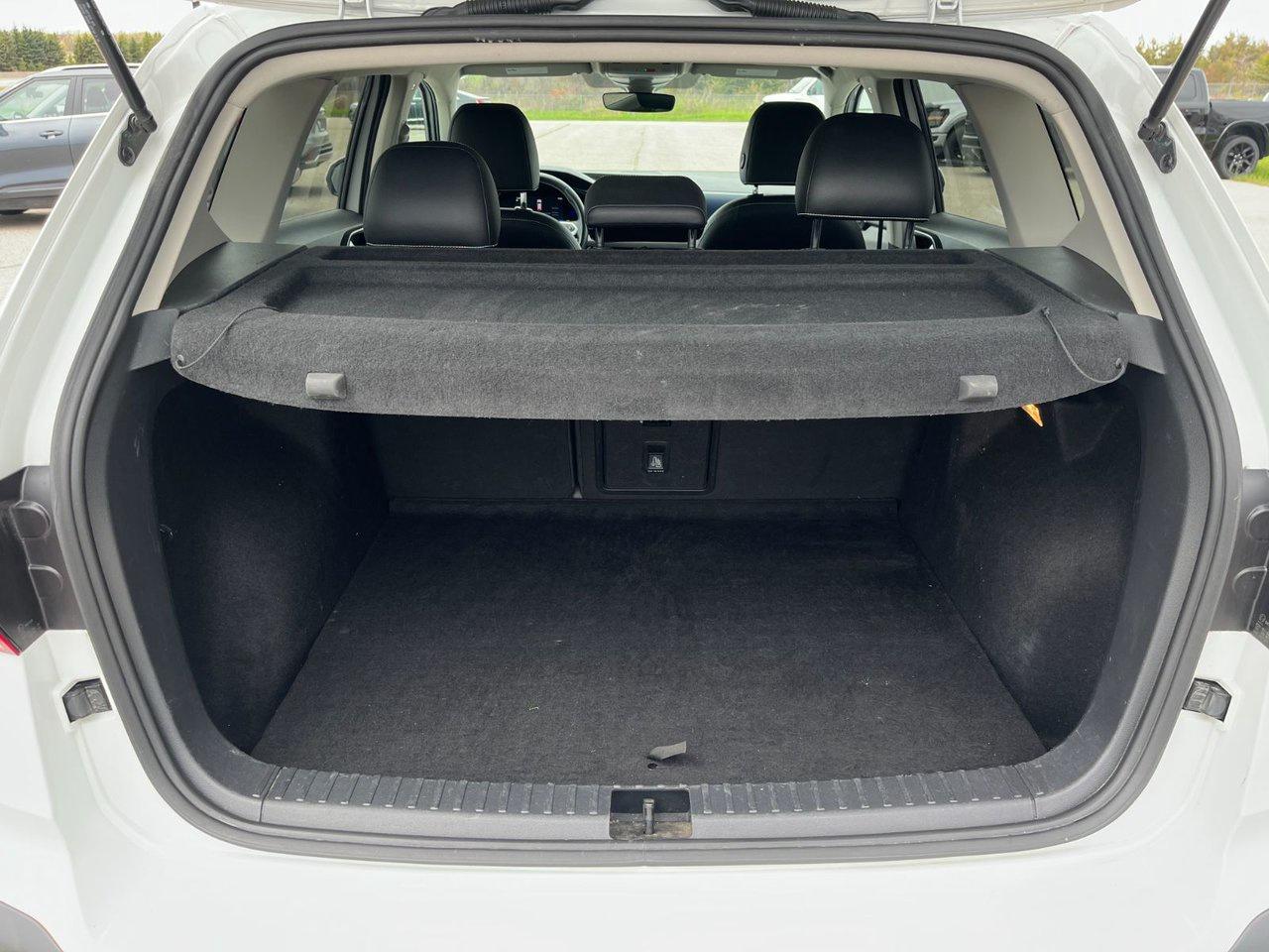 2023 Volkswagen Taos Comfortline 4Motion Photo