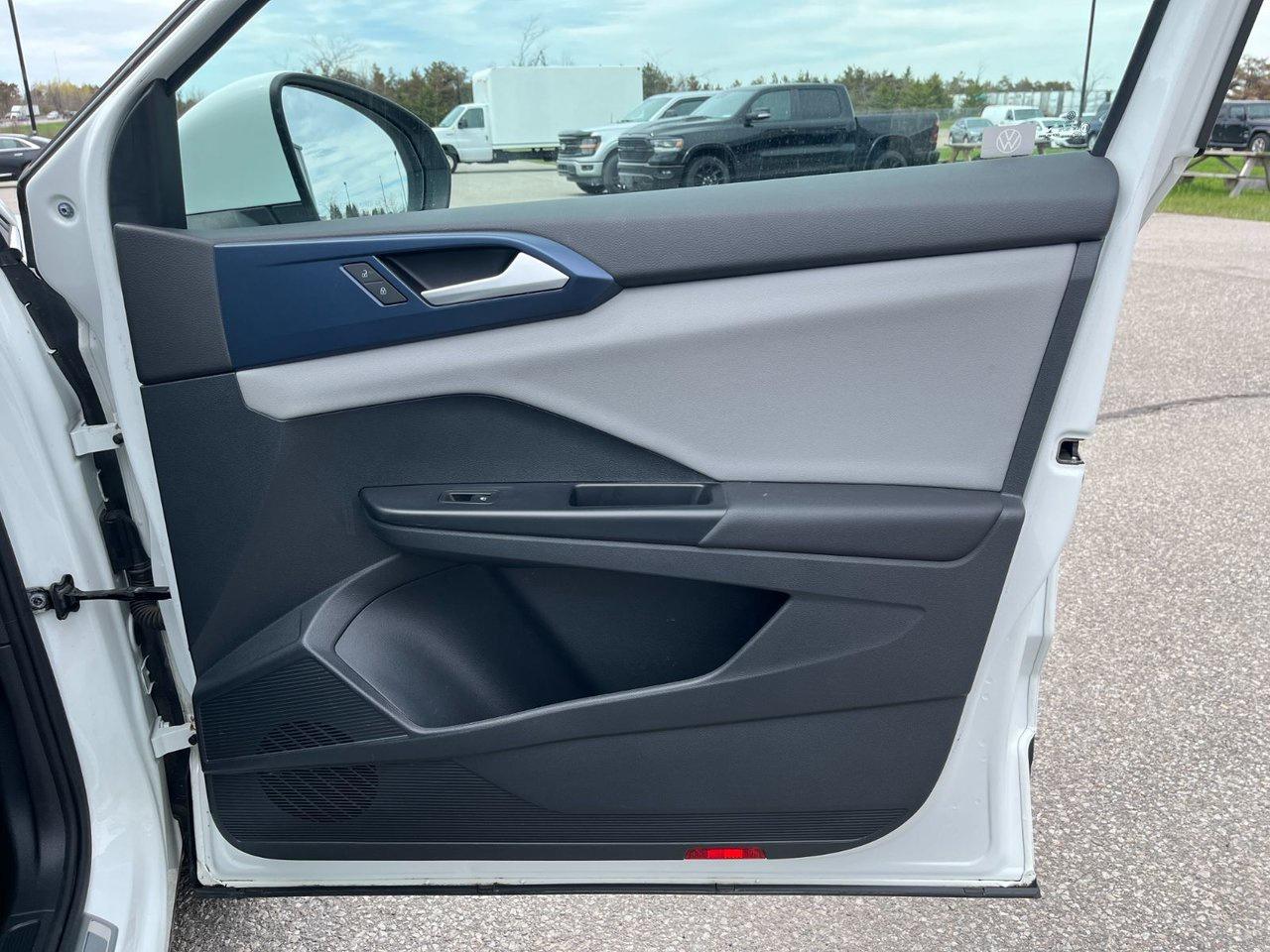 2023 Volkswagen Taos Comfortline 4Motion Photo
