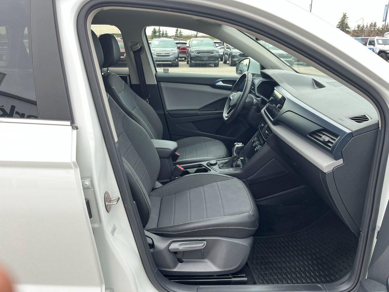 2023 Volkswagen Taos Comfortline 4Motion Photo
