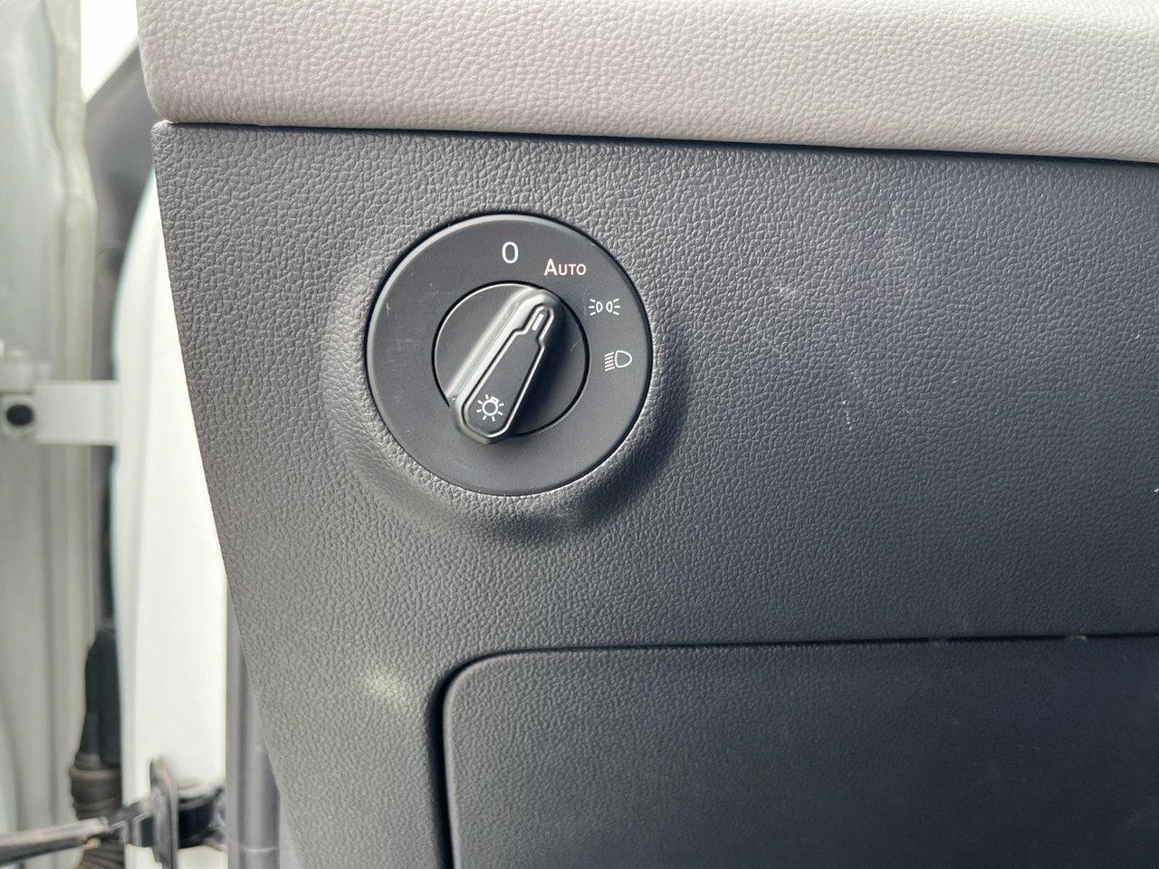 2023 Volkswagen Taos Comfortline 4Motion Photo