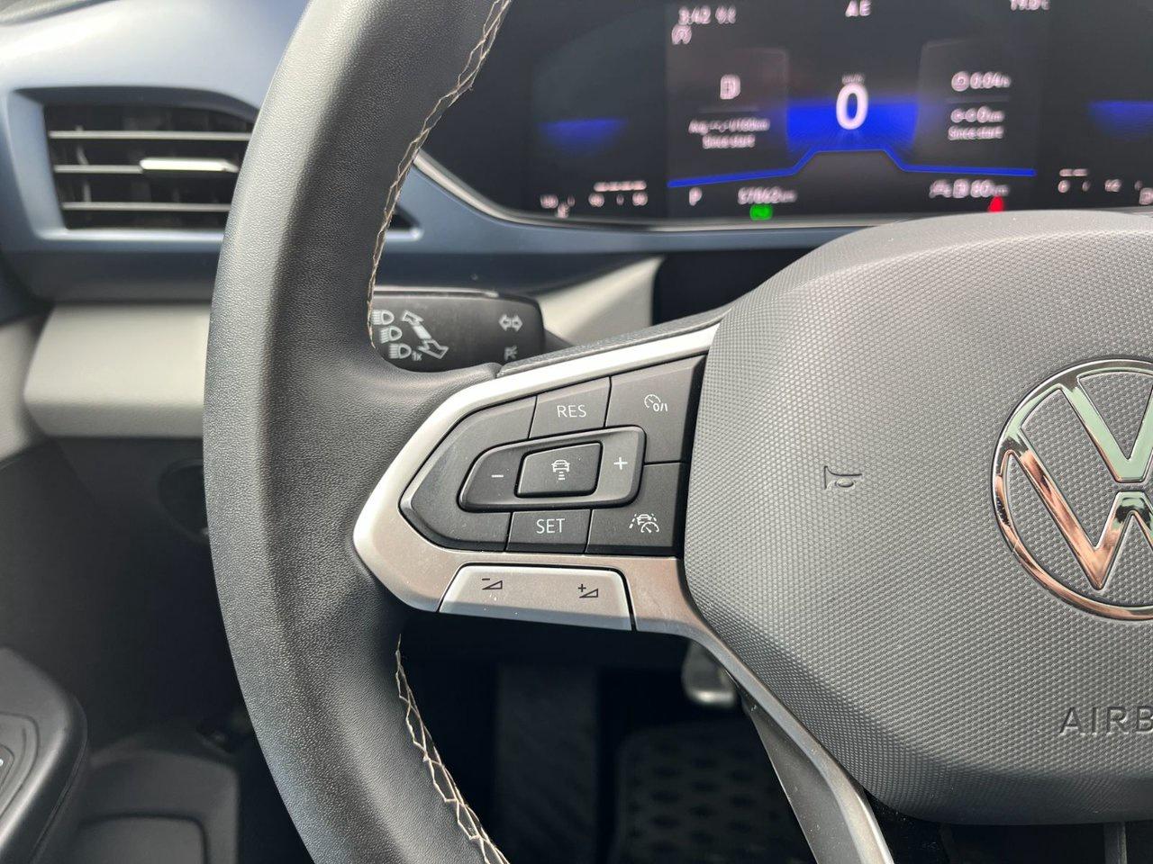 2023 Volkswagen Taos Comfortline 4Motion Photo